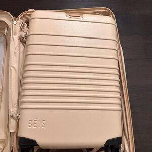 BEIS Luggage & Accessories Lot - Includes 18 BEIS Items! (USED)